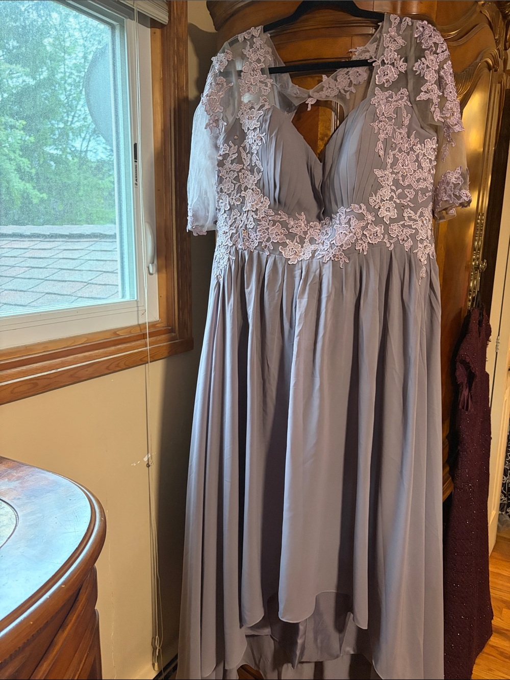 Lace Appliqué V-Neck Lavender Evening Dress